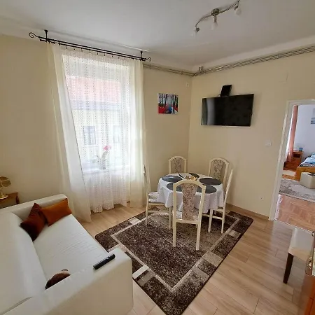 Apartment Kedvencapartman *